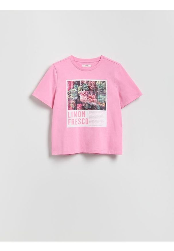 Reserved - T-shirt z nadrukiem - jasnopomarańczowy. Kolor: pomarańczowy. Materiał: bawełna, dzianina. Wzór: nadruk
