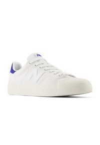 Buty unisex New Balance BB100OG – białe. Okazja: na co dzień. Kolor: biały. Materiał: guma, materiał, syntetyk. Szerokość cholewki: normalna. Obcas: na platformie #2