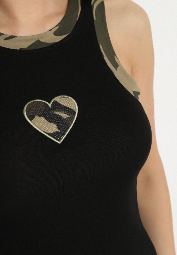 Born2be - Czarny Top z Bawełny Ozdobiony Moro Sercem i Cyrkoniami Lisarosa. Okazja: na co dzień. Kolor: czarny. Materiał: bawełna. Wzór: aplikacja, moro. Styl: klasyczny, casual