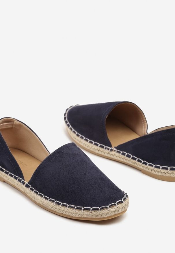Born2be - Granatowe Espadryle z Plecionką i Wyciętą Cholewką Prommea. Okazja: na co dzień. Kolor: niebieski. Materiał: jeans. Szerokość cholewki: normalna. Sezon: lato. Obcas: na obcasie. Styl: casual. Wysokość obcasa: niski