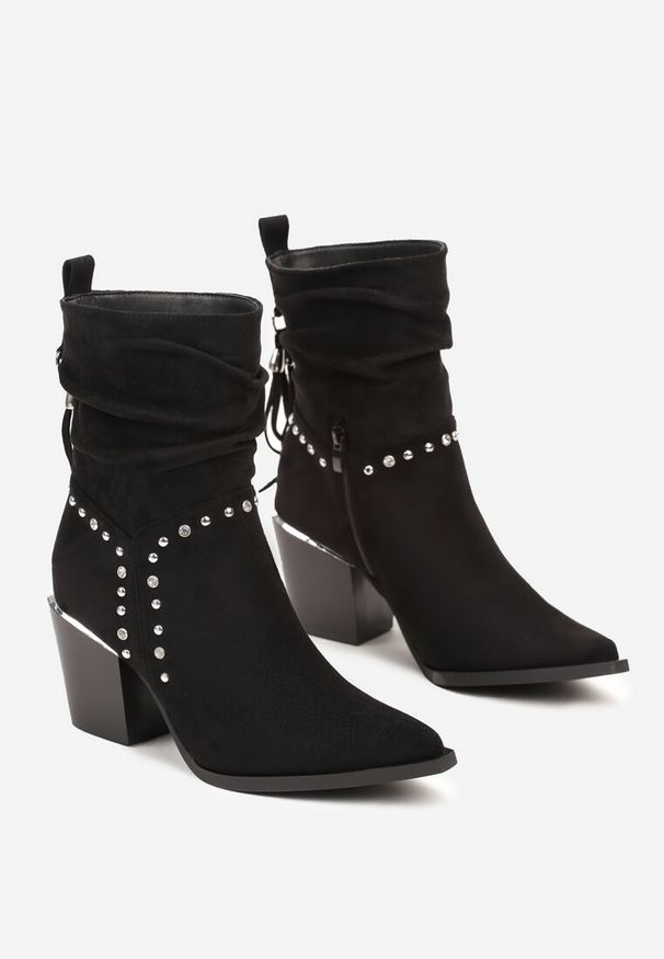 Renee - Czarne Botki Kowbojki na Stożku Ozdobione Cyrkoniami i Frędzlami w Stylu Boho Lerilani. Okazja: na co dzień. Kolor: czarny. Materiał: dzianina, jedwab, skóra. Wzór: aplikacja. Obcas: na stożku. Styl: boho. Wysokość obcasa: średni