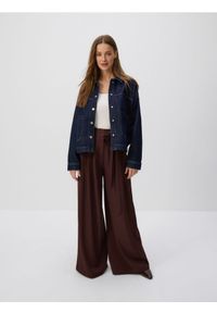 Reserved - Jeansowa koszula z kieszeniami - granatowy. Kolor: niebieski. Materiał: jeans