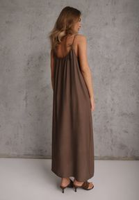 Renee - Ciemnobrązowa Wiskozowa Sukienka Boho o Pudełkowym Kroju na Ramiączkach z Koralikami Aleino. Okazja: na co dzień. Kolekcja: plus size. Kolor: brązowy. Materiał: wiskoza. Długość rękawa: na ramiączkach. Typ sukienki: dla puszystych. Styl: boho #3