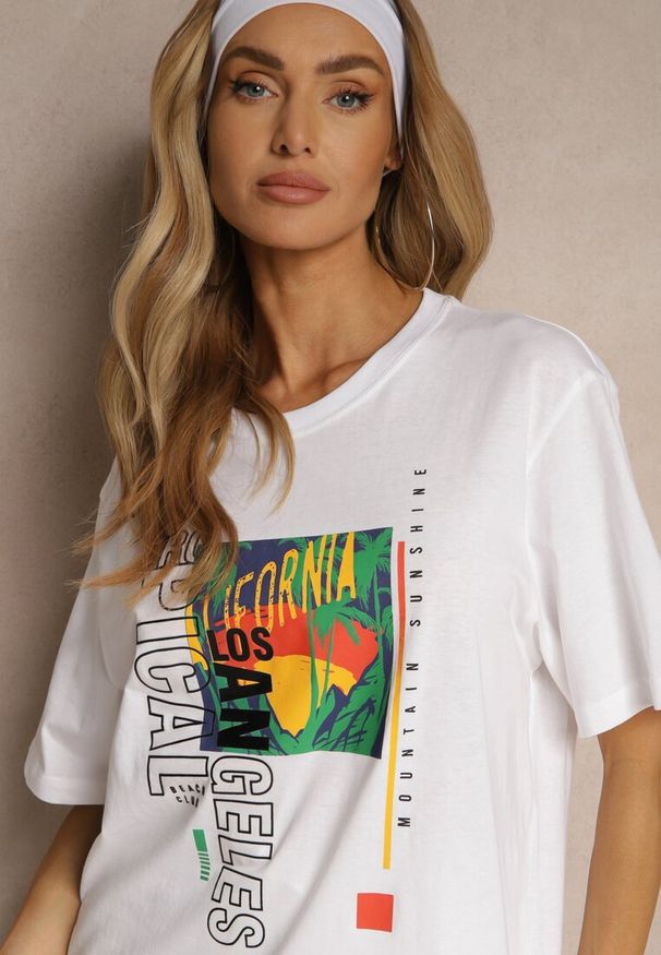 Renee - Biała Koszulka T-shirt z Bawełny Zdobiona Oryginalnym Nadrukiem Savindrae. Okazja: na co dzień. Kolor: biały. Materiał: bawełna. Wzór: aplikacja, nadruk. Styl: klasyczny, elegancki, casual