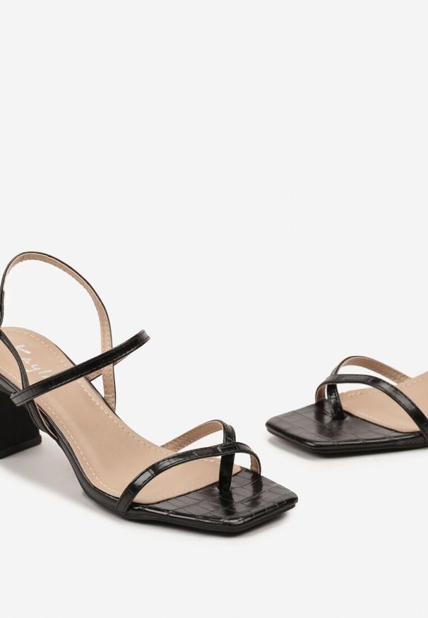 Renee - Czarne Sandały bez Pięty na Obcasie z Kwadratowym Noskiem Asarmona. Okazja: na co dzień. Kolor: czarny. Materiał: jedwab, jeans. Obcas: na obcasie. Styl: elegancki, casual. Wysokość obcasa: średni