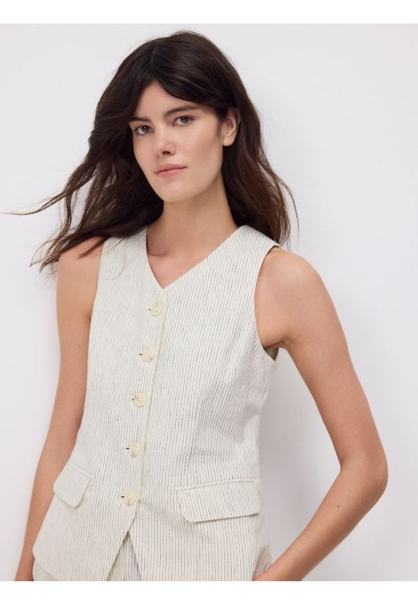 Reserved - Taliowana kamizelka z lnem - beżowy. Kolor: beżowy. Materiał: len