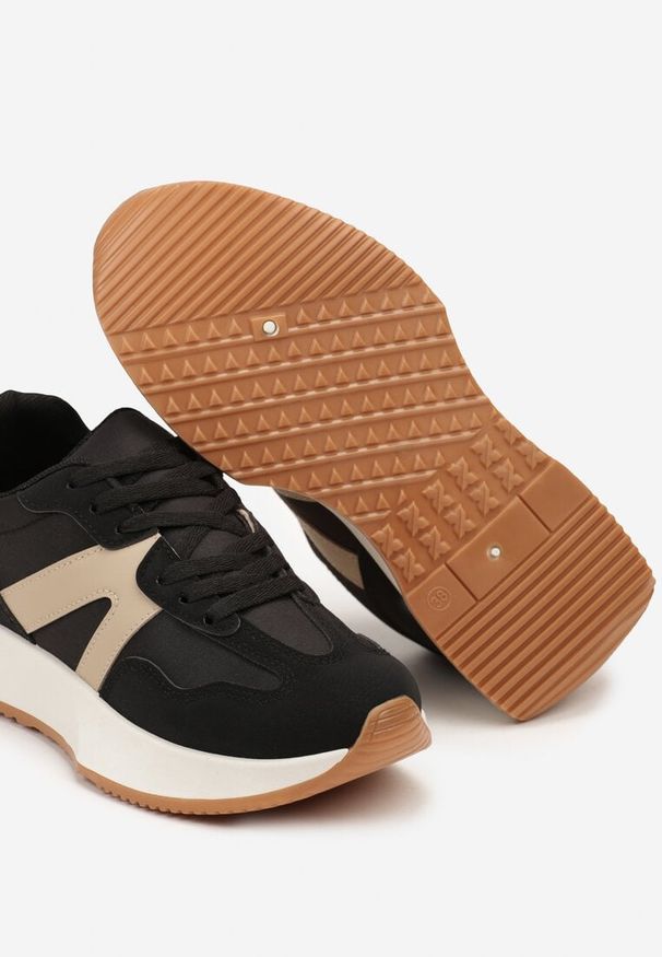 Born2be - Czarne Płaskie Sneakersy z Geometrycznym Wzorem Nawla. Kolor: czarny. Wzór: geometria