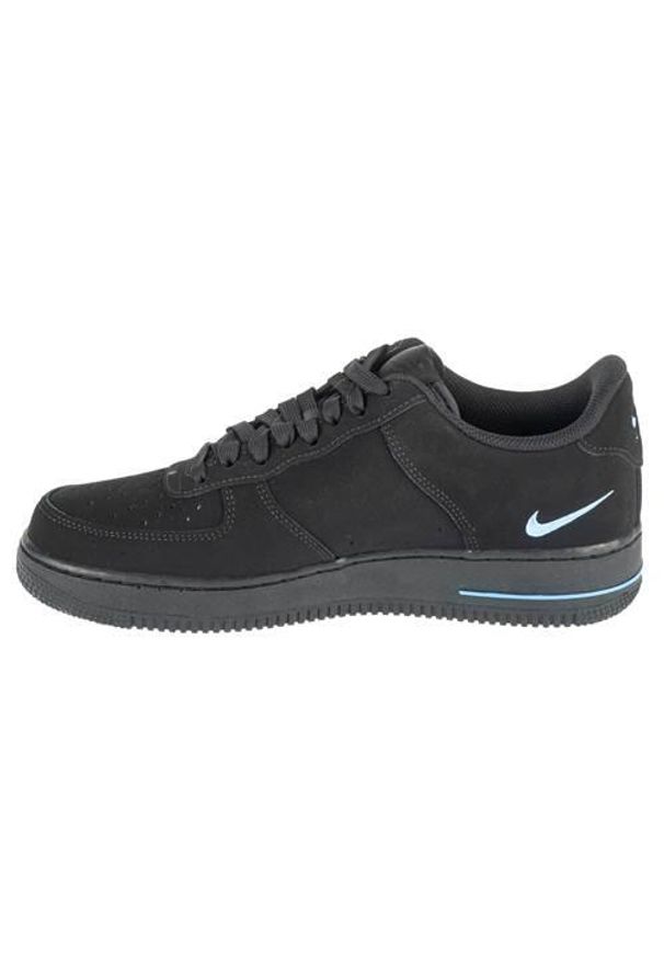 Buty do chodzenia męskie Nike Air Force 1 '07. Kolor: czarny. Materiał: materiał, skóra. Szerokość cholewki: normalna. Model: Nike Air Force. Sport: turystyka piesza