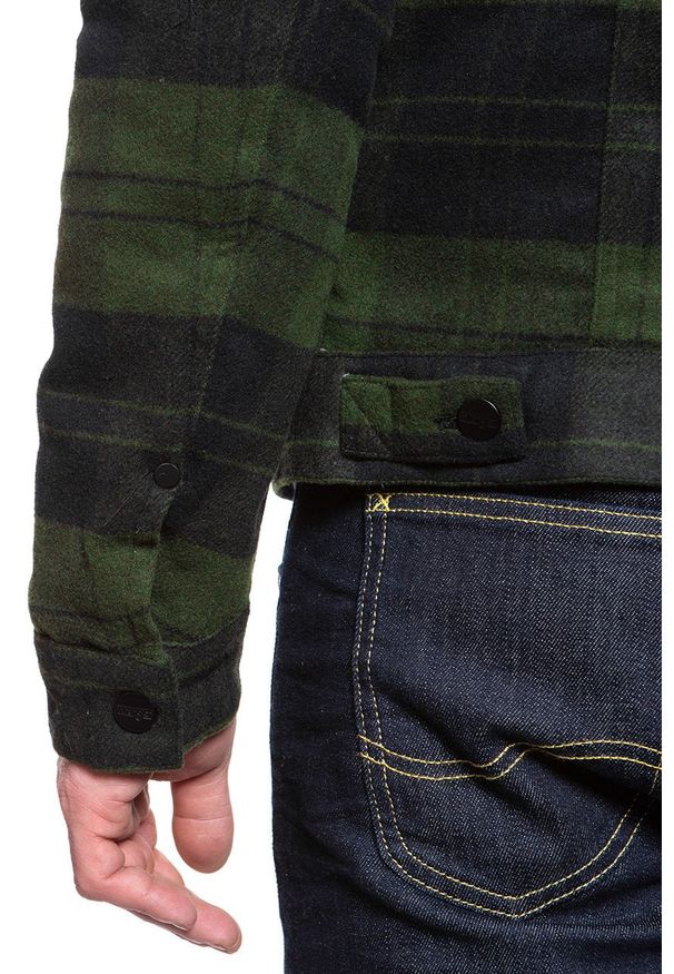 Wrangler - KURTKA ZIMOWA WRANGLER THE TRUCKER RIFLE GREEN W4D2SGG13 112129114. Sezon: zima