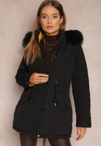 Renee - Czarno-Żółta Kurtka Dwustronna Pikowana z Kapturem z Futerkiem Armenia. Okazja: na co dzień. Typ kołnierza: kaptur. Kolor: czarny. Materiał: futro. Sezon: zima. Styl: casual, elegancki