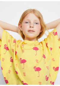 Shirt plażowy dziewczęcy (2 szt.) bonprix jasna limonka - różowy hibiskus. Okazja: na plażę. Kolor: żółty. Materiał: materiał, bawełna. Wzór: nadruk. Sezon: lato #5