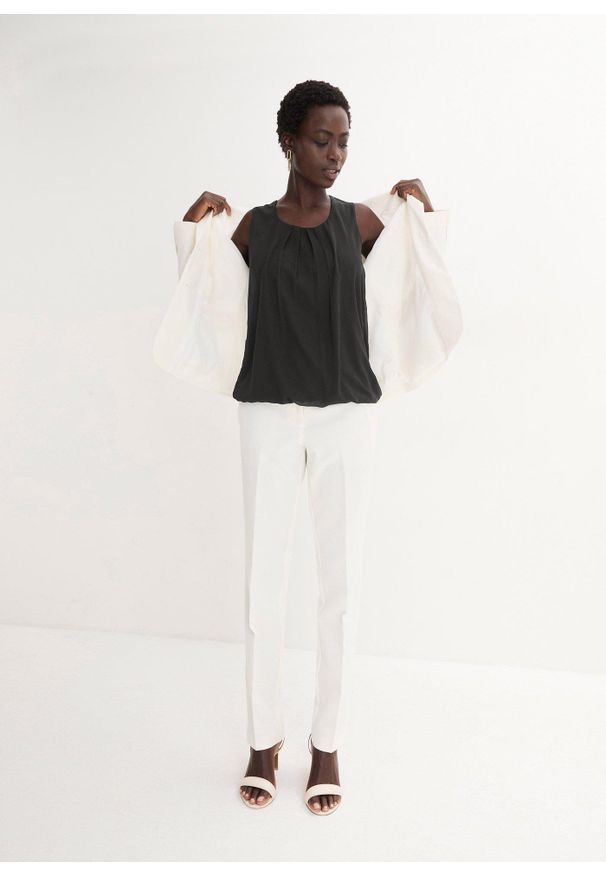 bonprix - Top bez rękawów. Kolor: czarny, niebieski. Długość rękawa: bez rękawów. Styl: elegancki