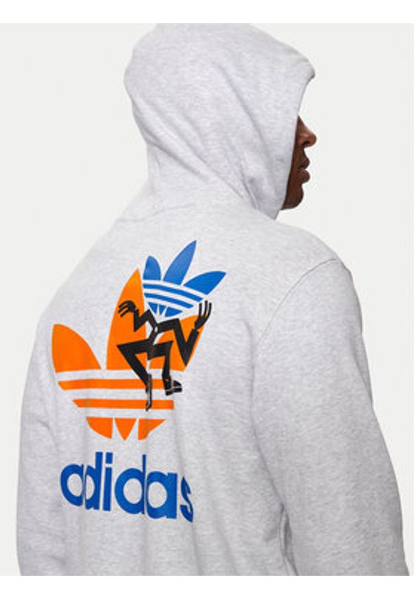 Adidas - adidas Bluza Trefoil IS2913 Szary Regular Fit. Kolor: szary. Materiał: bawełna