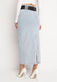 Born2be - Jasnoniebieska Midi Spódnica Ołówkowa Jeansowa z Bawełny z Ażurowym Paskiem Verailla. Kolor: niebieski. Materiał: bawełna, jeans. Wzór: ażurowy. Styl: elegancki #3