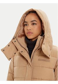 Calvin Klein Kurtka zimowa K20K207739 Beżowy Regular Fit. Kolor: beżowy. Materiał: syntetyk. Sezon: zima