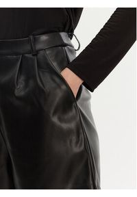 only - ONLY Szorty z imitacji skóry Saramy 15338008 Czarny Regular Fit. Kolor: czarny. Materiał: skóra #3