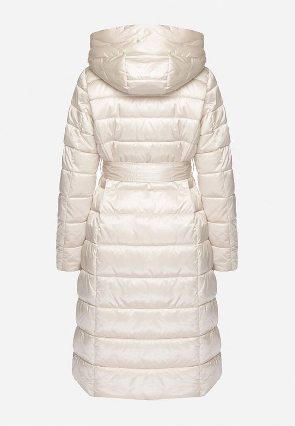 Born2be - Jasnobeżowa Pikowana Kurtka z Asymetrycznym Zapięciem i Kapturem Wiązana w Talii Tilita. Okazja: na co dzień. Kolor: beżowy. Materiał: jeans. Styl: klasyczny, elegancki, casual