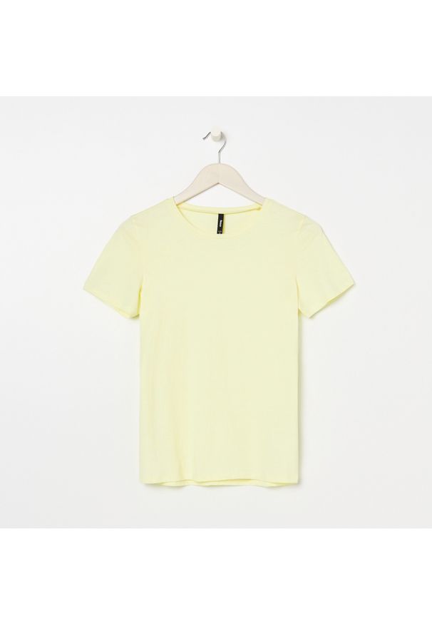 Sinsay - Koszulka basic z krótkimi rękawami ECO AWARE - Żółty. Kolor: żółty. Długość rękawa: krótki rękaw. Długość: krótkie