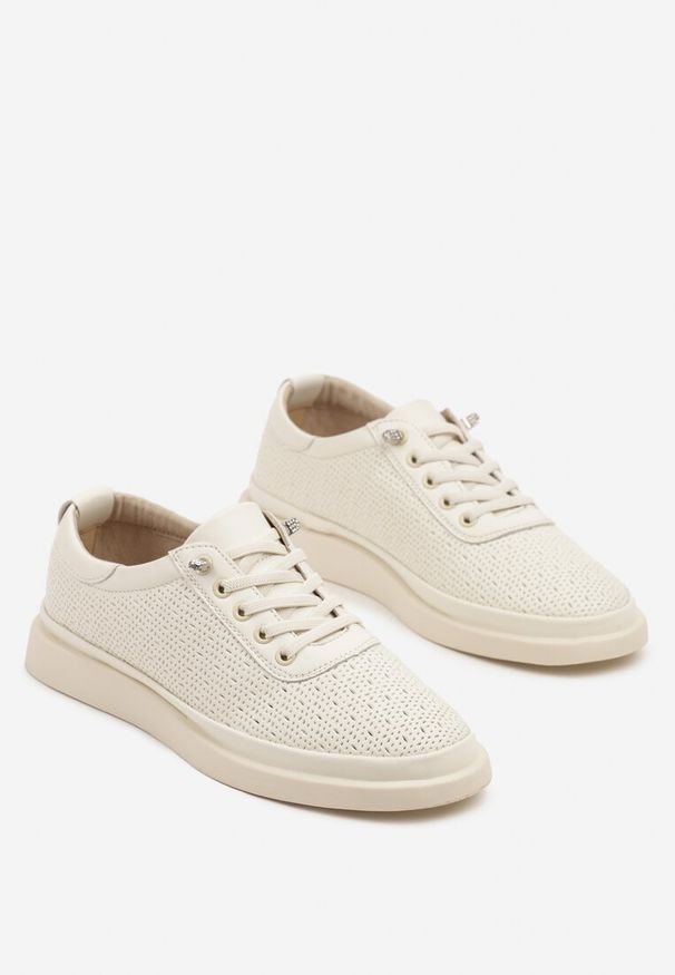 Born2be - Beżowe Skórzane Sneakersy Ozdobione Aplikacją i Perforacją Taneorisa. Okazja: na co dzień. Kolor: beżowy. Materiał: skóra. Wzór: aplikacja