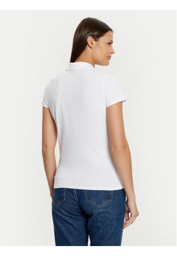 Guess Polo W4GP62 KBZV1 Biały Slim Fit. Typ kołnierza: polo. Kolor: biały. Materiał: bawełna
