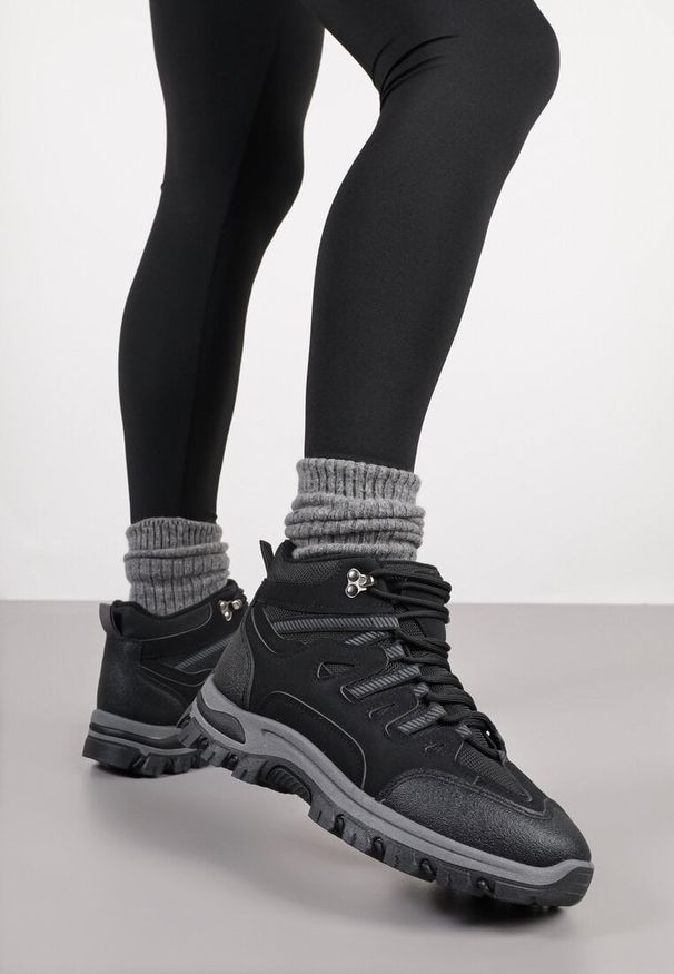 Born2be - Czarne Sznurowane Buty Trekkingowe Traperki Vices na Grubej Podeszwie Afertie. Wysokość cholewki: za kostkę. Kolor: czarny. Materiał: jeans. Szerokość cholewki: normalna. Styl: klasyczny, wakacyjny, sportowy