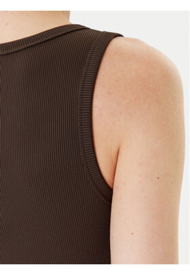 Guess Top W5YP00 KCXJ2 Brązowy Regular Fit. Kolor: brązowy. Materiał: syntetyk