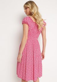 Born2be - Fuksjowa Bawełniana Sukienka w Drobne Kwiaty z Gumkami w Talii Fielita. Kolor: różowy. Materiał: bawełna. Długość rękawa: krótki rękaw. Wzór: kwiaty. Sezon: lato. Styl: elegancki #5