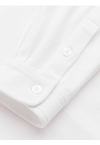 Ombre Clothing - Męska koszula bawełniana SLIM FIT ze stójką w kolorowe paski – biała V1. Okazja: na co dzień. Typ kołnierza: kołnierzyk stójkowy. Kolor: biały. Materiał: bawełna. Długość: długie. Wzór: kolorowy, paski. Styl: casual