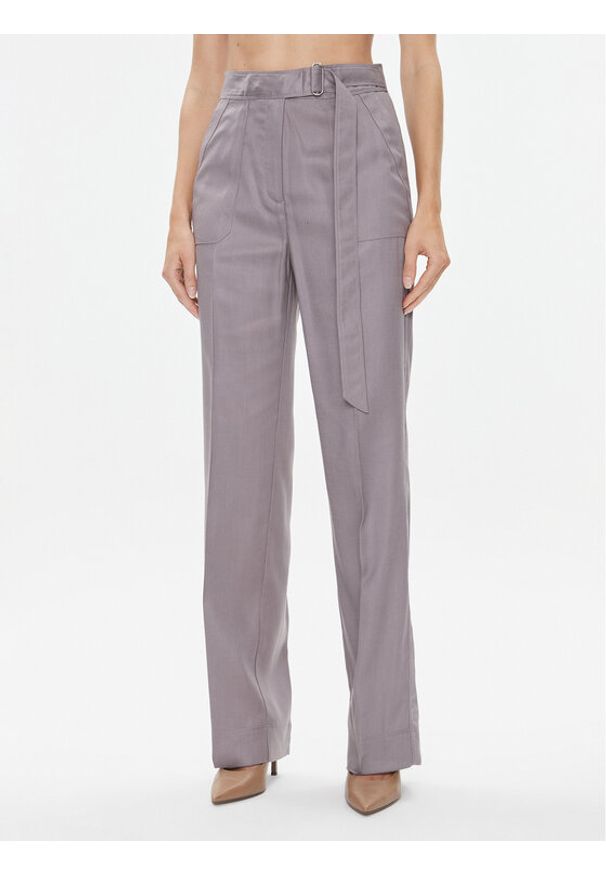 Calvin Klein Spodnie materiałowe K20K205687 Szary Regular Fit. Kolor: szary. Materiał: wiskoza
