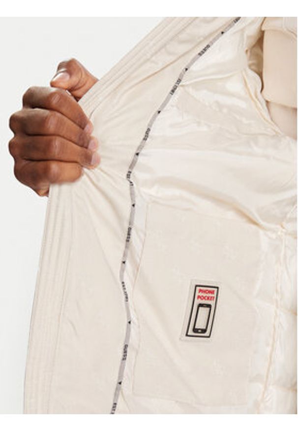 Guess Kurtka zimowa M5BL0B W2322 Écru Relaxed Fit. Materiał: syntetyk. Sezon: zima