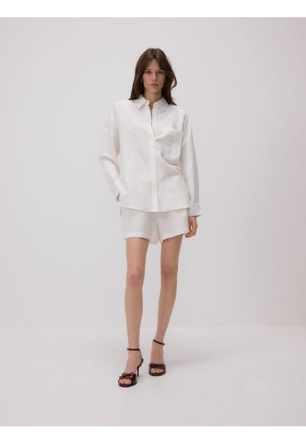 Reserved - Szorty z lnem - biały. Kolor: biały. Materiał: len