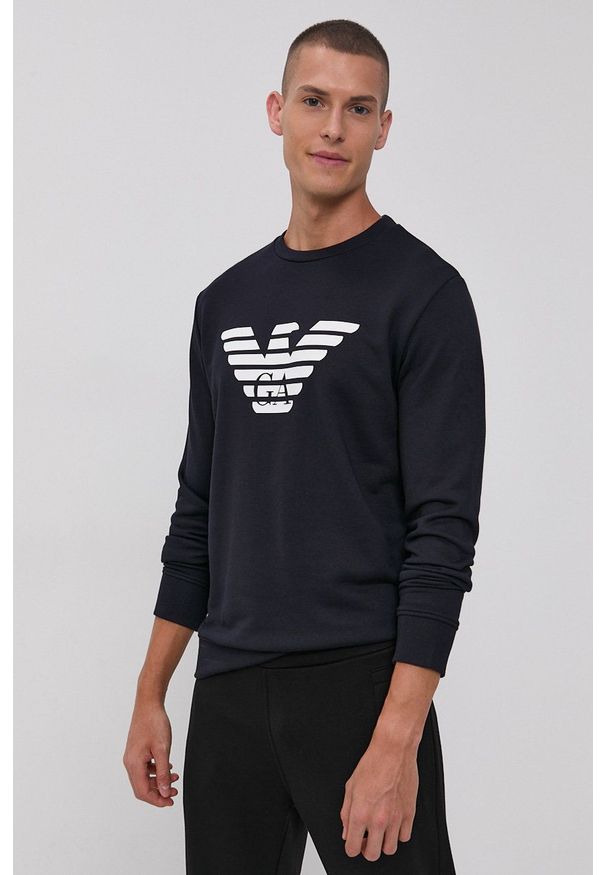 Emporio Armani Bluza męska kolor granatowy z nadrukiem. Okazja: na co dzień. Kolor: niebieski. Wzór: nadruk. Styl: casual