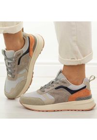 Beżowe bl skórzane półbuty damskie Filippo Dp7729/26. Okazja: na co dzień. Nosek buta: okrągły. Zapięcie: sznurówki. Kolor: beżowy. Materiał: tkanina, zamsz, skóra. Szerokość cholewki: normalna. Sezon: wiosna, jesień, lato. Styl: casual, klasyczny, sportowy #1