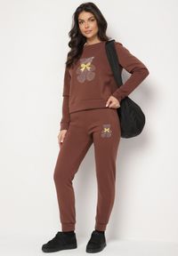 Born2be - Brązowy Bawełniany Komplet Dresowy z Ociepleniem i Misiem Bluza i Spodnie z Gumką w Pasie Nelasina. Kolor: brązowy. Materiał: dresówka, bawełna. Wzór: aplikacja #4