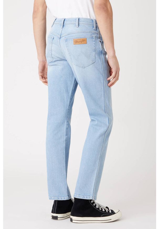 Wrangler - WRANGLER TEXAS SLIM MĘSKIE SPODNIE JEANSOWE CLEAR BLUE W12SZH280 112126539