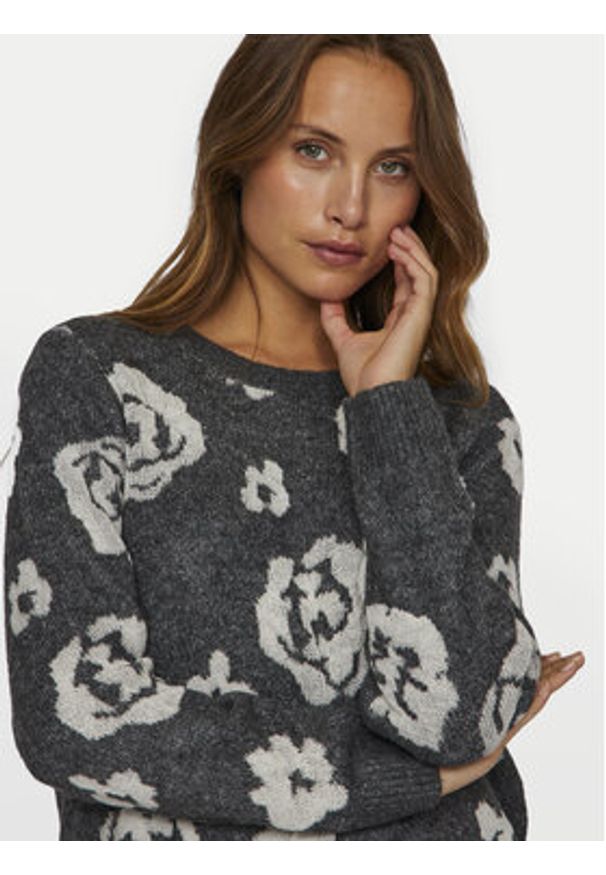 Vila Sweter Siya 14099841 Szary Regular Fit. Kolor: szary. Materiał: syntetyk