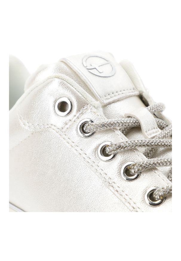 Srebrne Sneakersy Tamaris Modne Obuwie Damskie. Okazja: na co dzień. Zapięcie: sznurówki. Kolor: srebrny. Materiał: skóra. Szerokość cholewki: normalna. Styl: klasyczny, casual, sportowy