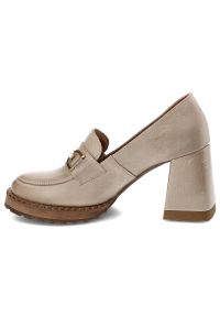 Beżowe Półbuty Armodo Stylowe Wsuwane Obuwie Damskie. Okazja: na co dzień. Zapięcie: bez zapięcia. Kolor: beżowy. Materiał: skóra. Obcas: na obcasie. Styl: elegancki. Wysokość obcasa: średni #3