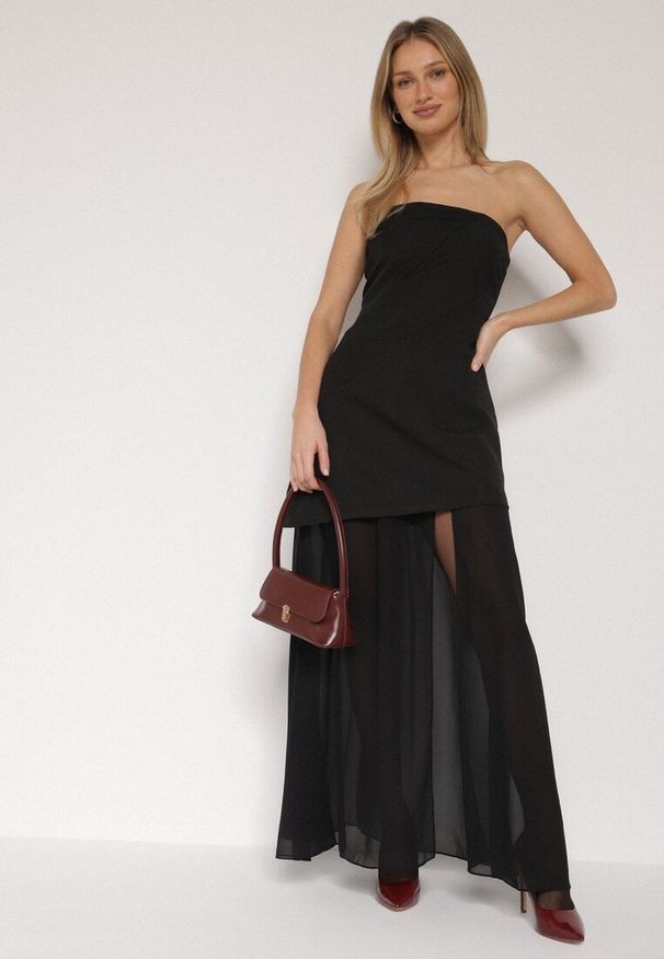 Born2be - Czarna Koktajlowa Sukienka z Odkrytymi Ramionami i Dodatkowym Szalem Krynaya. Okazja: na imprezę. Kolor: czarny. Długość rękawa: na ramiączkach. Typ sukienki: z odkrytymi ramionami. Styl: wizytowy