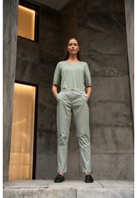 MOODO - Spodnie bawełniane oliwkowe. Kolor: oliwkowy. Materiał: bawełna #1