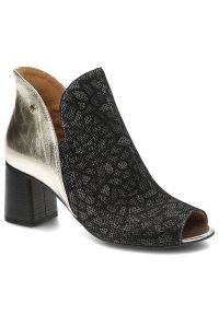 Czarne Botki Maciejka Eleganckie Skórzane Buty. Okazja: na co dzień. Nosek buta: otwarty. Kolor: czarny. Szerokość cholewki: normalna. Wzór: geometria. Materiał: skóra. Obcas: na obcasie. Styl: elegancki. Wysokość obcasa: średni