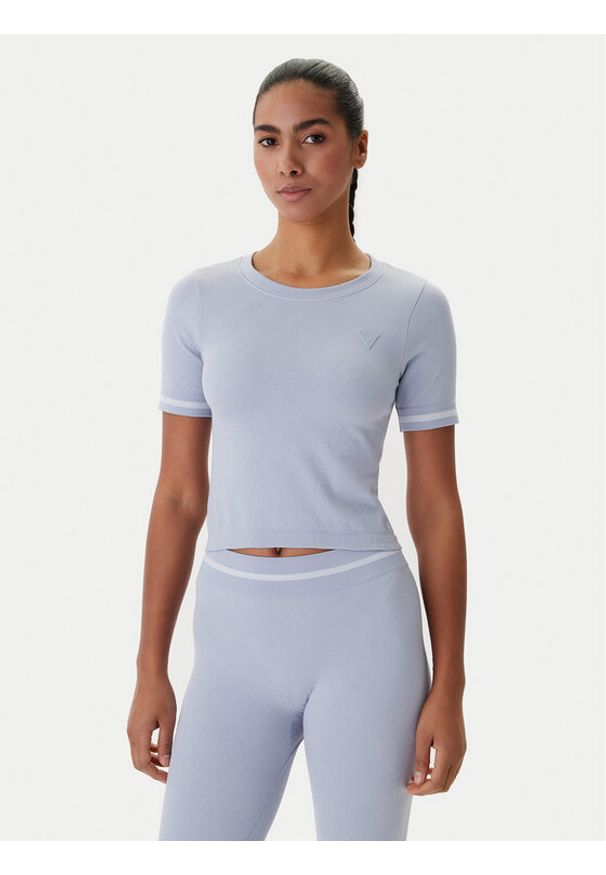 Guess T-Shirt V6RP02 Z4692 Błękitny Slim Fit. Kolor: niebieski. Materiał: syntetyk