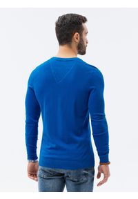 Ombre Clothing - Sweter męski z haftem E191 - niebieski - XXL. Kolor: niebieski. Materiał: materiał, wiskoza, nylon, dzianina. Wzór: haft. Styl: elegancki, klasyczny
