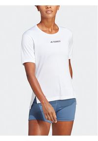Adidas - adidas Koszulka techniczna Terrex Multi T-Shirt HM4040 Biały Regular Fit. Kolor: biały. Materiał: syntetyk
