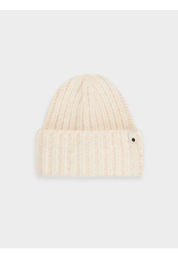 4f - 4F Czapka zimowa damska - beżowa Uniwersalny. Kolor: beżowy. Sezon: zima. Styl: klasyczny, casual, sportowy