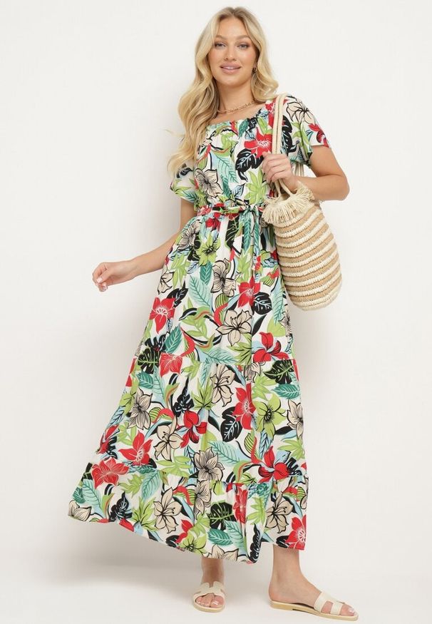 Born2be - Zielono-Różowa Sukienka z Wiskozy w Kwiaty Rozkloszowana Wiązana w Talii Quilbia. Okazja: na spacer, na plażę. Typ kołnierza: dekolt hiszpanka. Kolor: biały. Materiał: wiskoza. Długość rękawa: krótki rękaw. Wzór: kwiaty. Sezon: lato