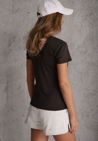 Renee - Ciemnoszary Klasyczny T-shirt o Gładkim Wykończeniu Rhethine. Kolor: szary. Materiał: jeans, zamsz. Długość: krótkie. Wzór: gładki. Styl: klasyczny #7