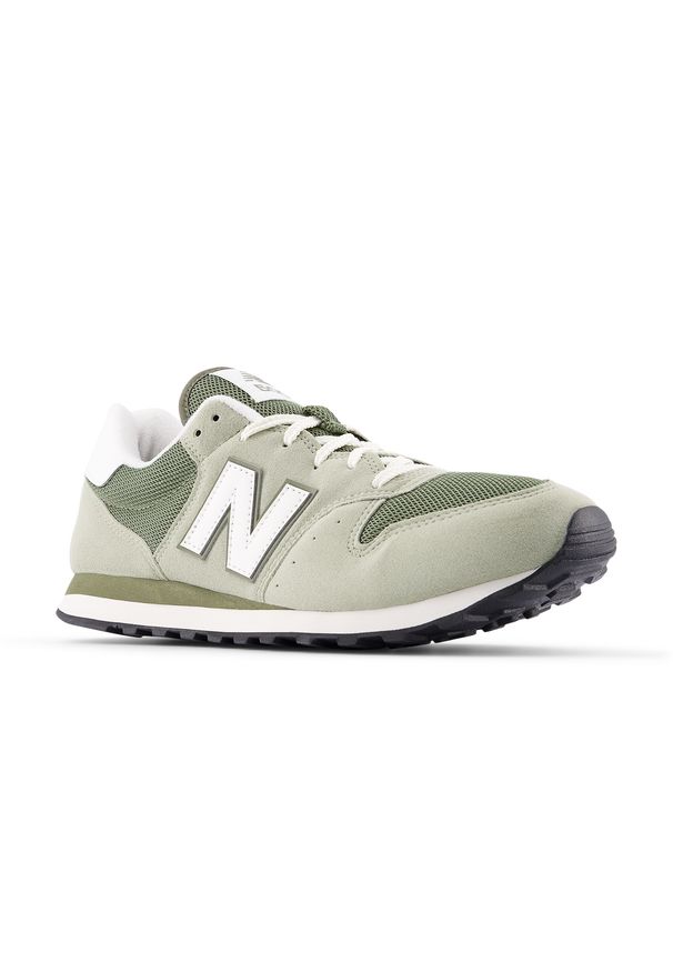 Buty unisex New Balance GM500RLS – zielone. Okazja: na uczelnię, na co dzień, na spacer. Kolor: zielony. Materiał: zamsz, materiał, jeans, guma. Szerokość cholewki: normalna. Sezon: lato. Obcas: na płaskiej podeszwie. Sport: turystyka piesza