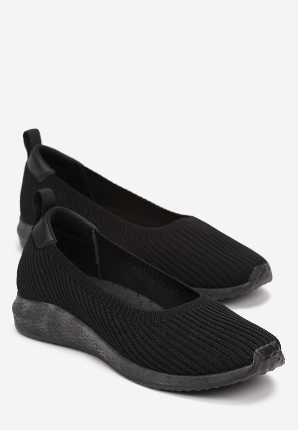 Renee - Czarne Tenisówki Wsuwane z Elastyczną Cholewką Calvinus. Okazja: na spacer, na co dzień, do pracy. Zapięcie: bez zapięcia. Kolor: czarny. Materiał: jeans. Szerokość cholewki: normalna. Styl: casual, elegancki, sportowy