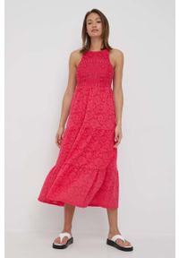 Desigual sukienka kolor różowy maxi rozkloszowana. Kolor: różowy. Długość rękawa: na ramiączkach. Wzór: aplikacja. Typ sukienki: rozkloszowane. Długość: maxi